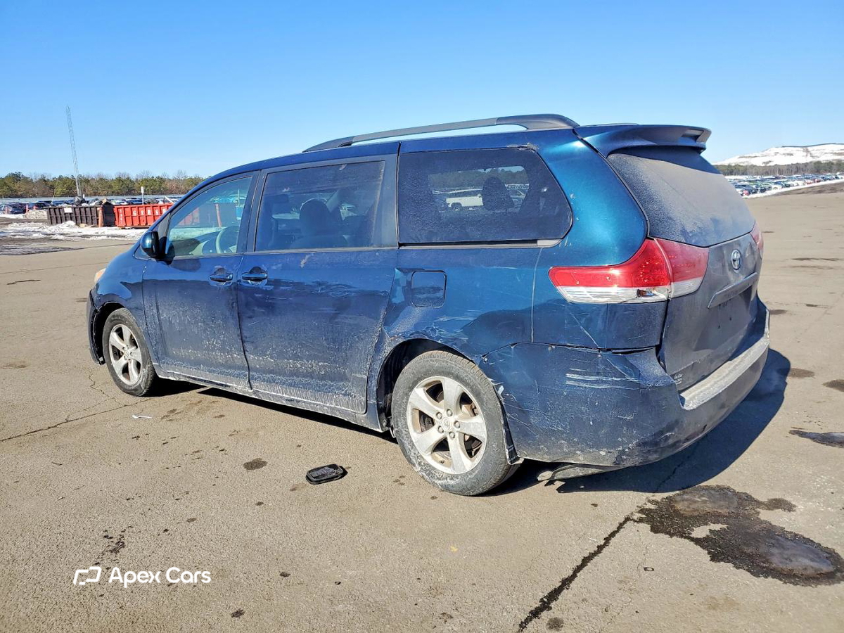 Toyota Sienna 2011
