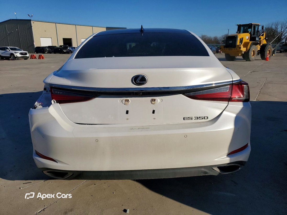 Lexus ES 2019