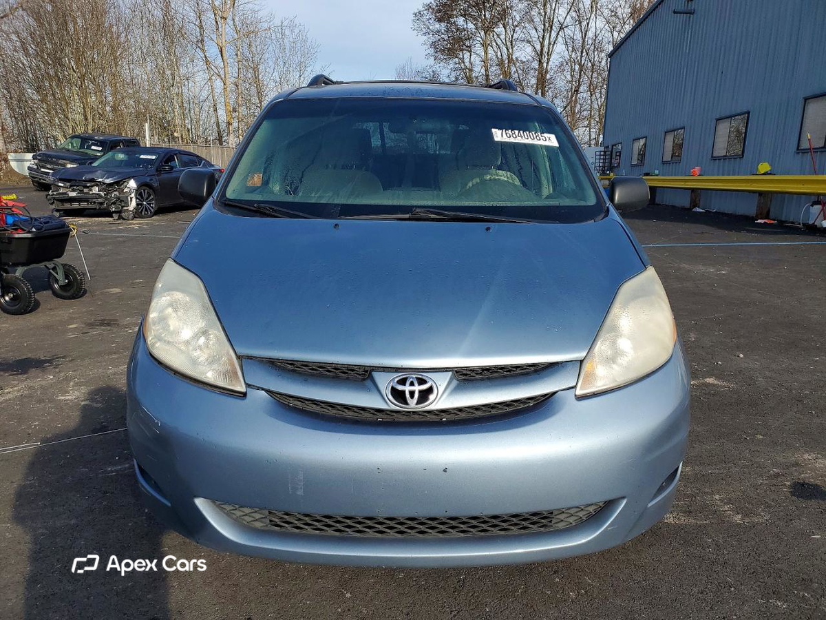 Toyota Sienna 2010
