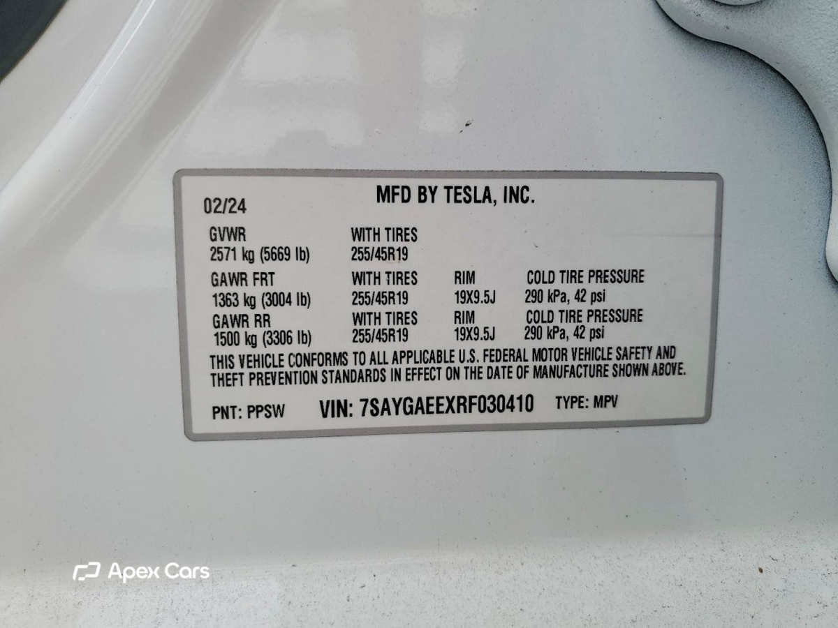 Tesla Model Y 2024