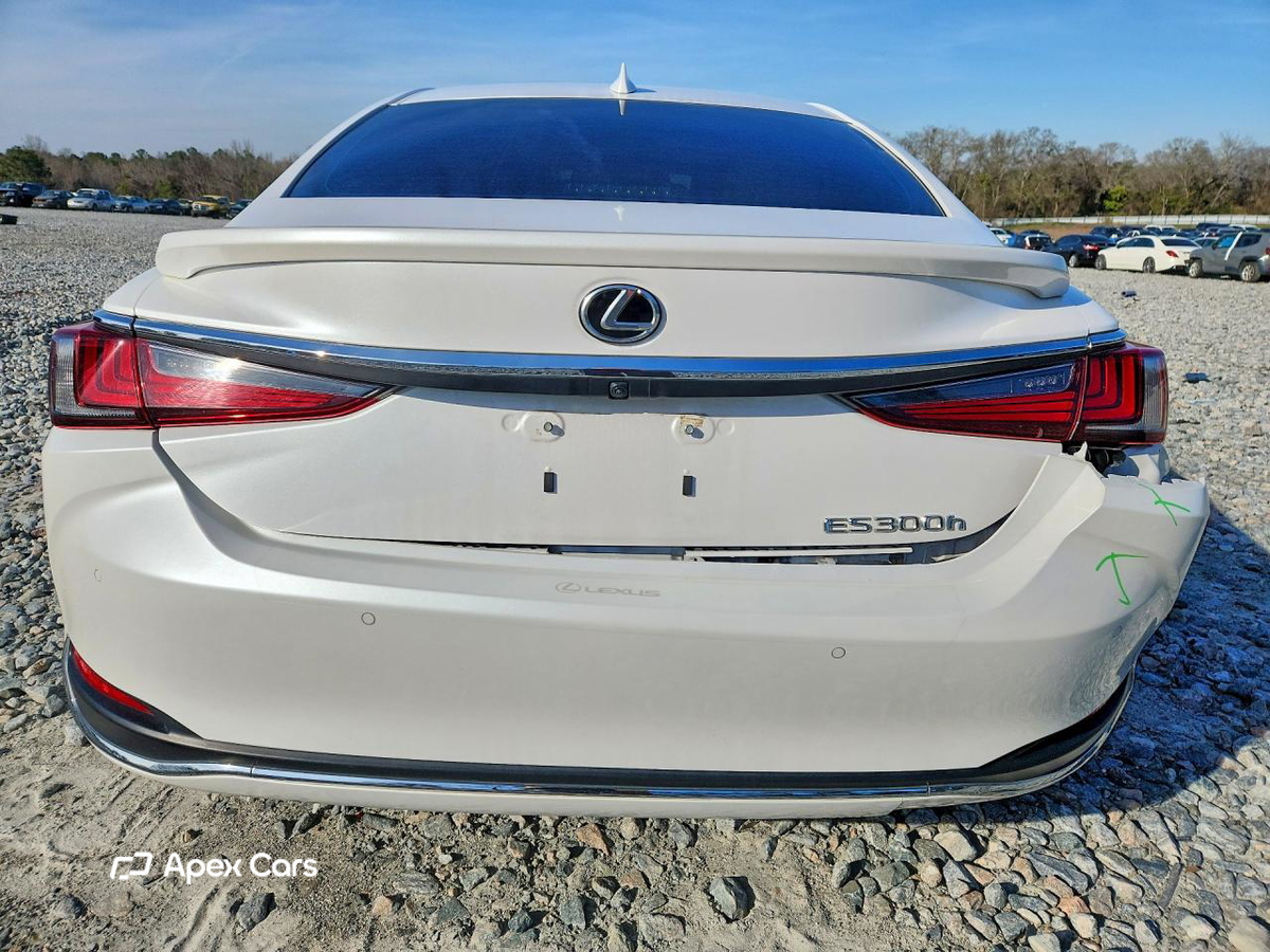 Lexus ES 2025
