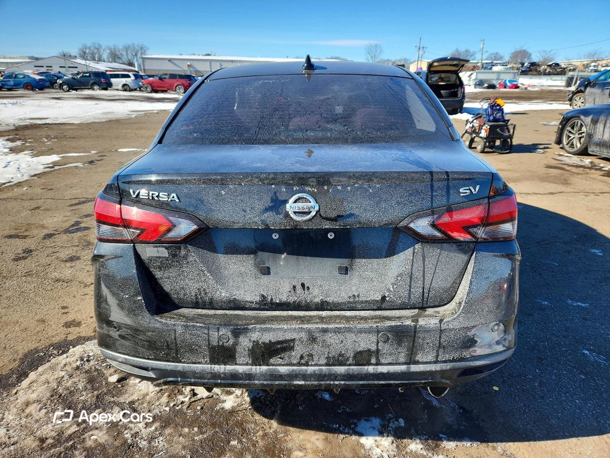 Nissan Versa 2021