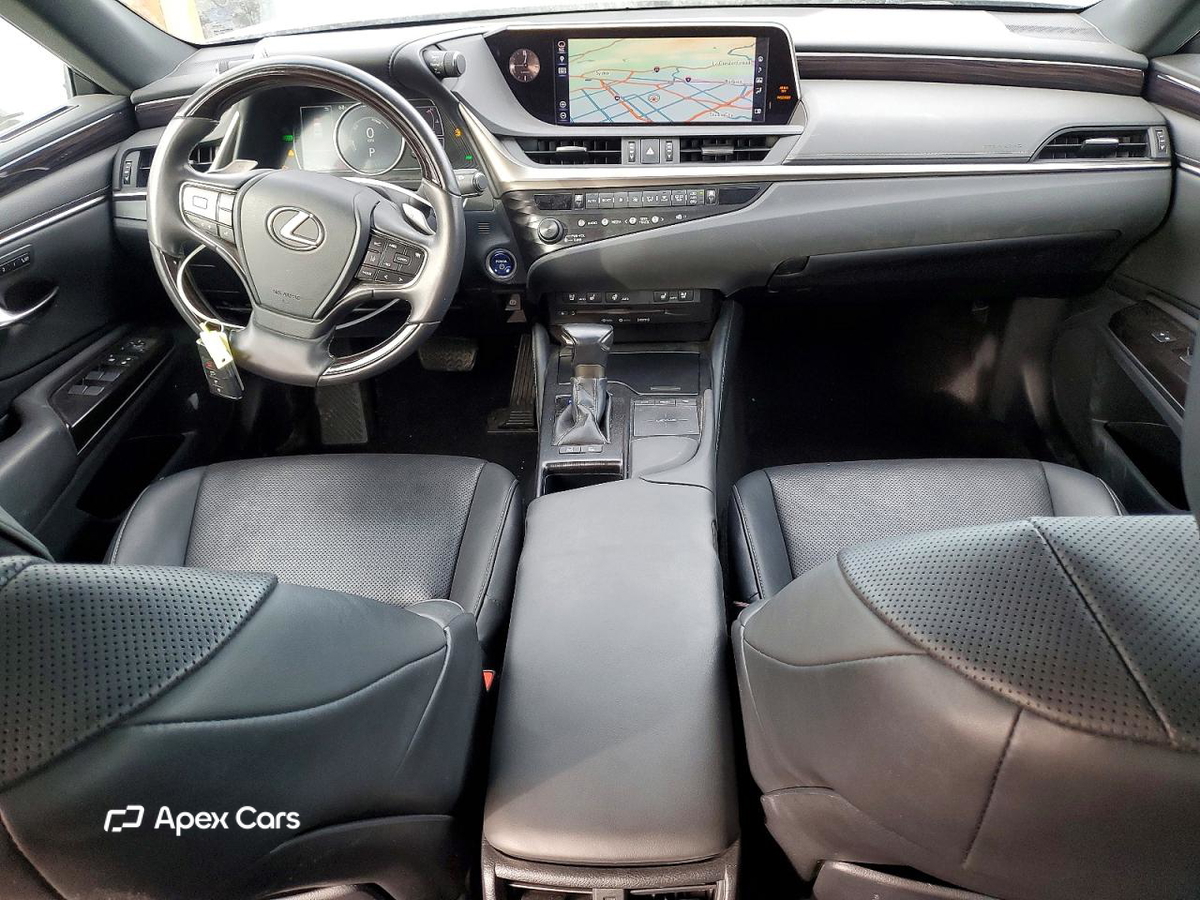 Lexus ES 2019