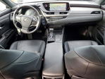 Lexus ES 2019