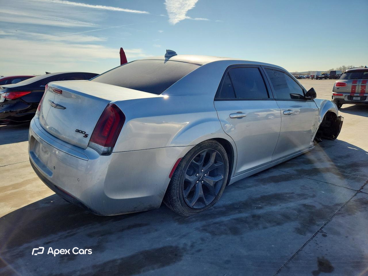 Chrysler 300 2022