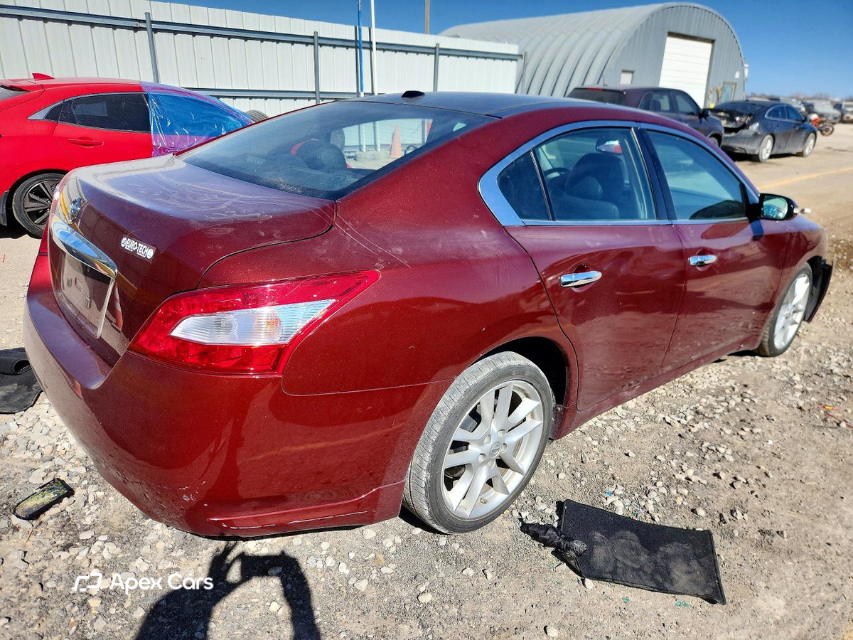 Nissan Maxima 2010