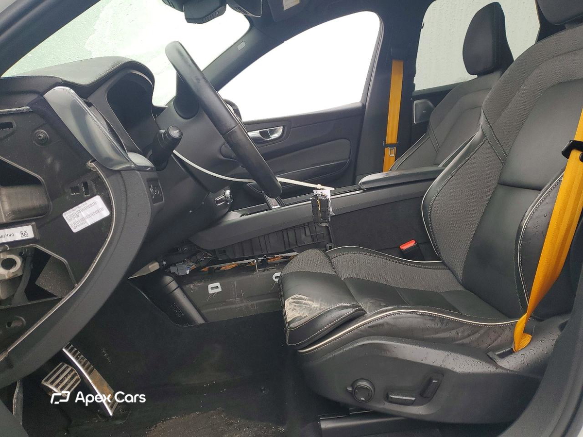 Volvo XC60 2022