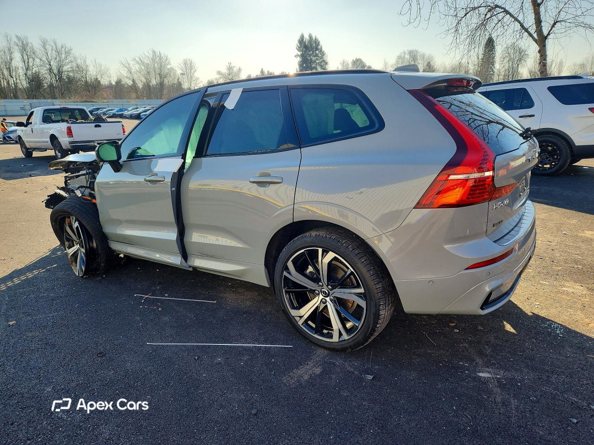 Volvo XC60 2025