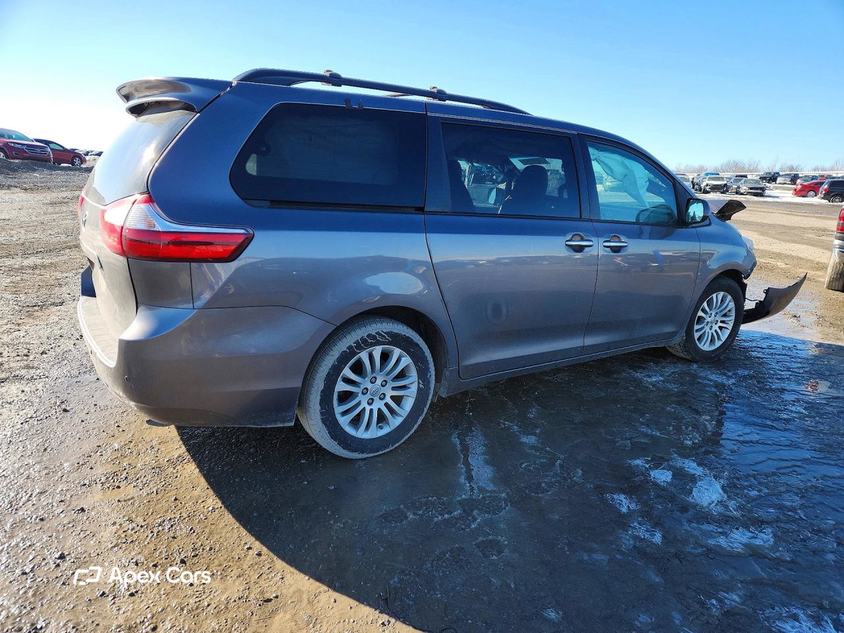 Toyota Sienna 2016