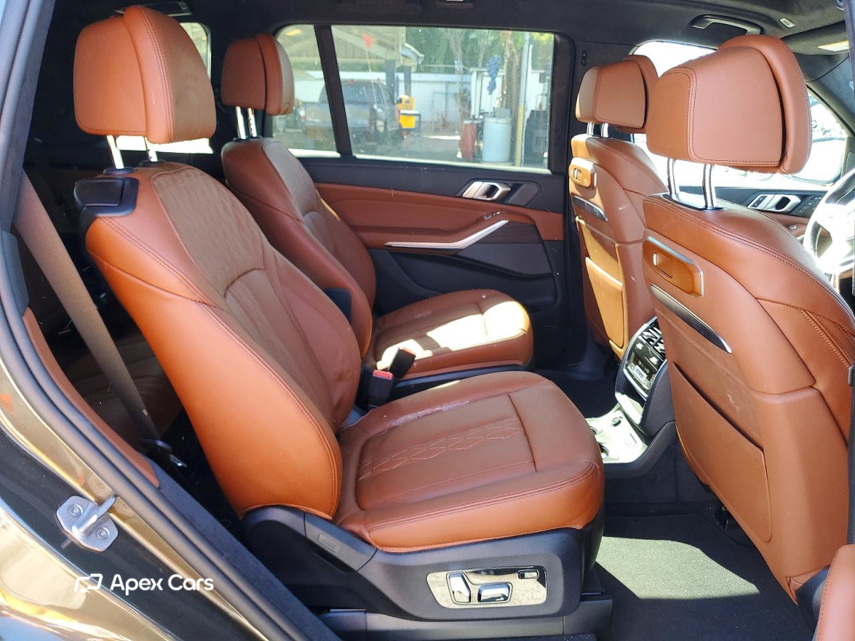 BMW X7 2025