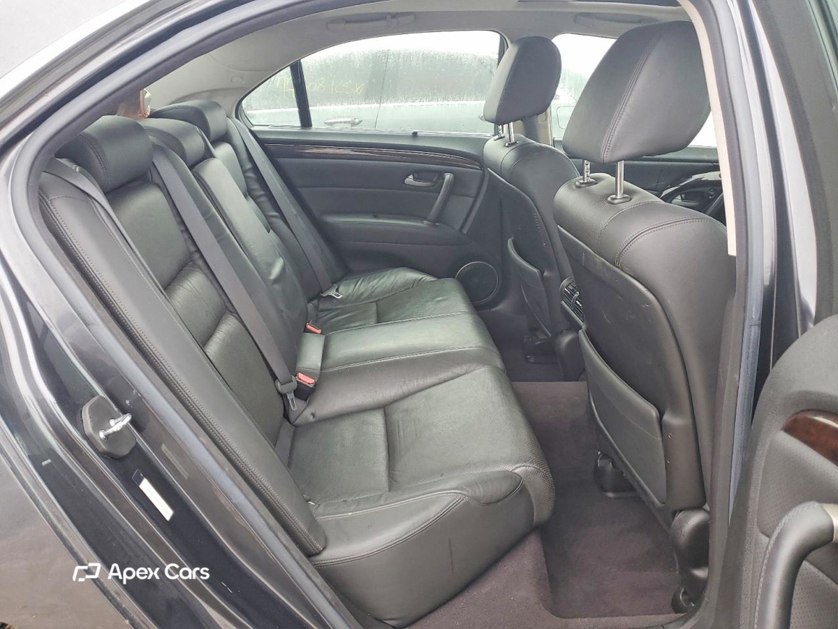 Acura RL 2011