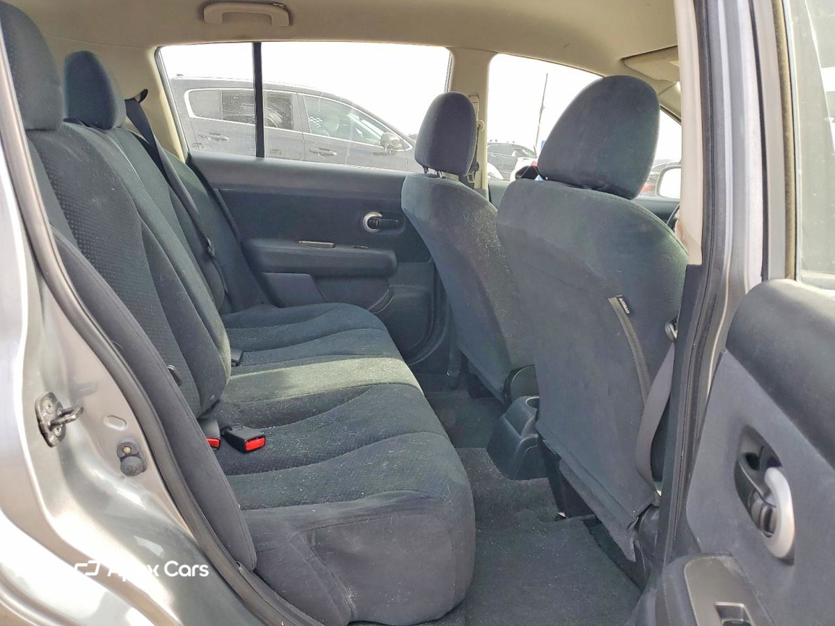 Nissan Versa 2011