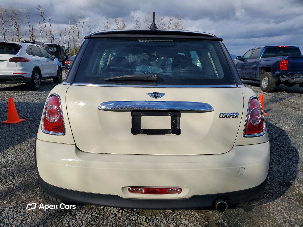 MINI Cooper 2011
