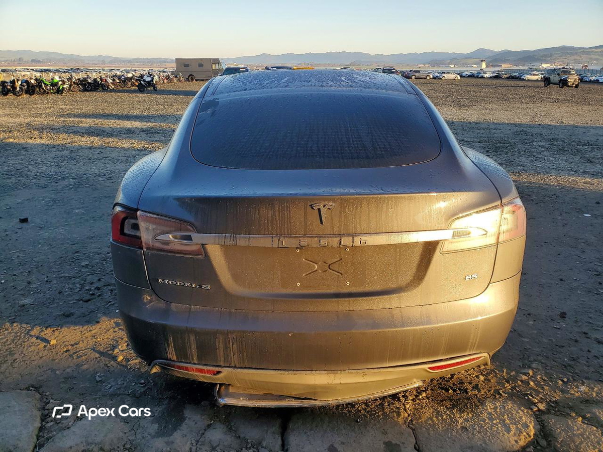Tesla Model S 2013