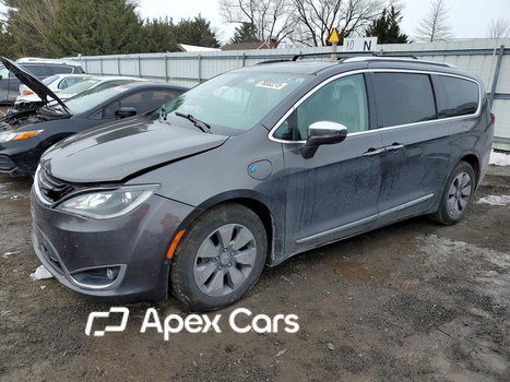 Chrysler Pacifica 2018 - Image 1 of 13
