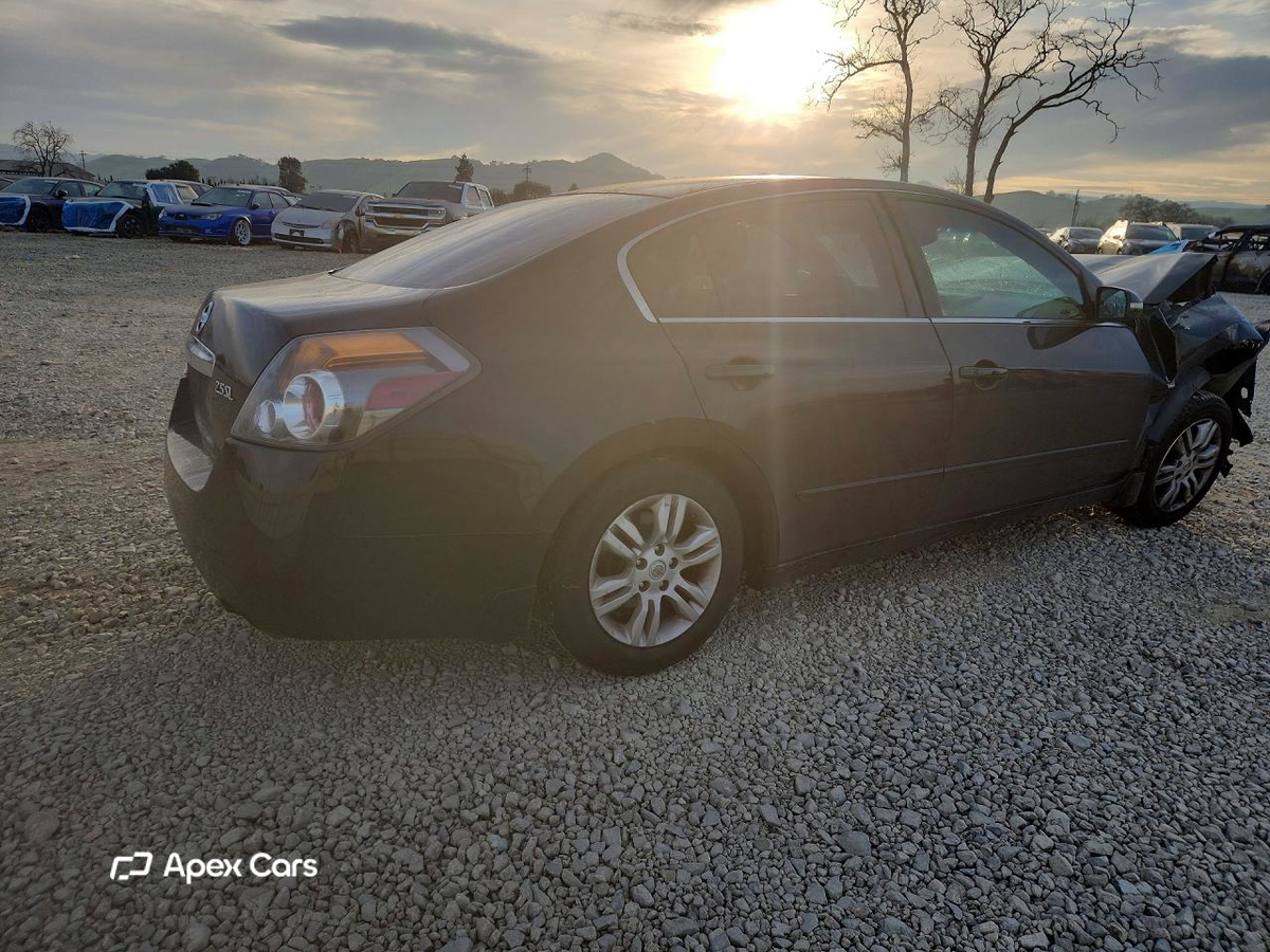Nissan Altima 2012