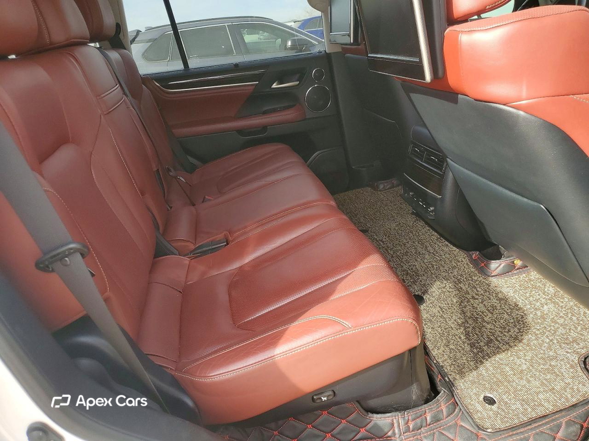 Lexus LX 2019
