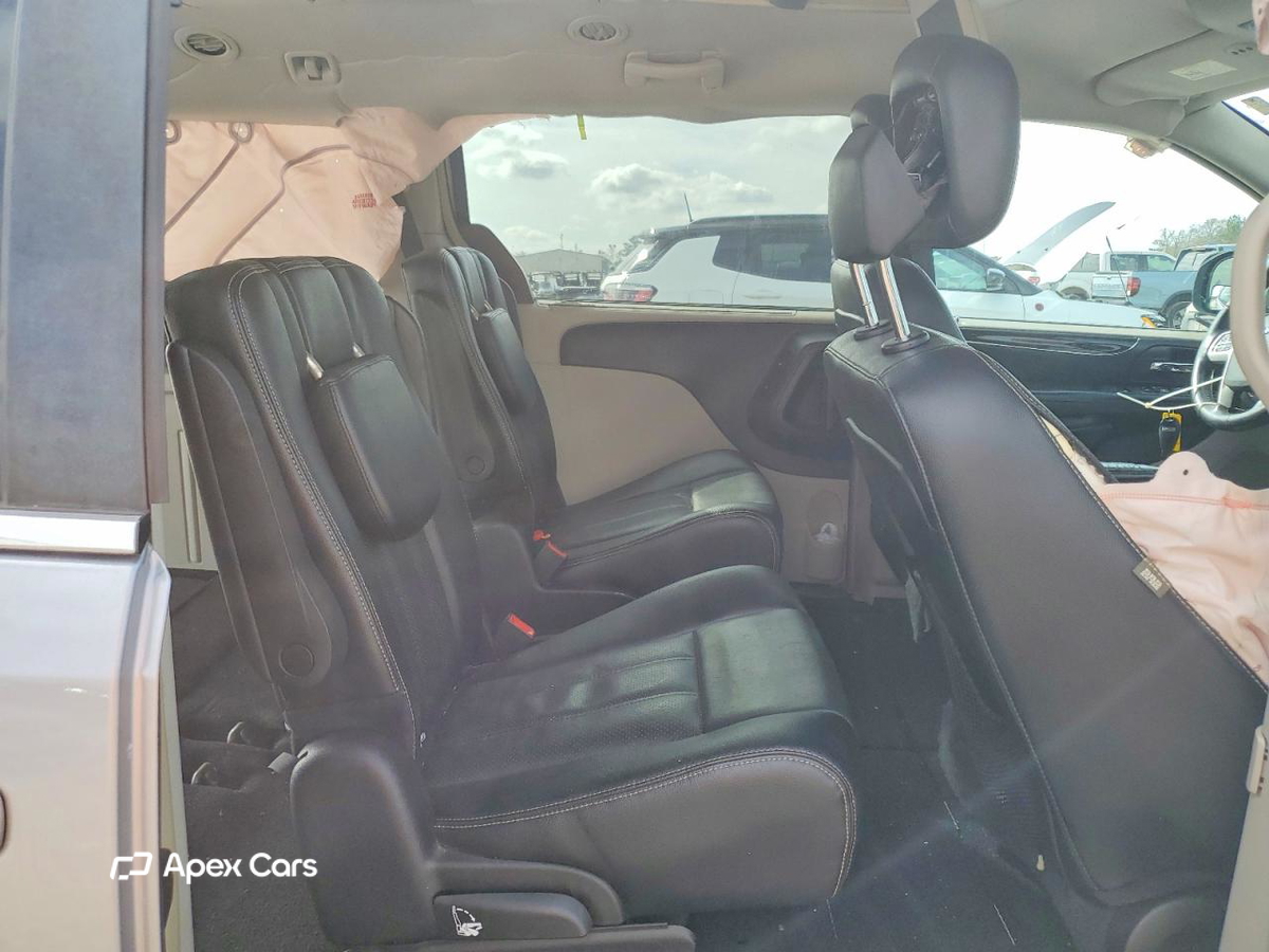 Chrysler Voyager 2015