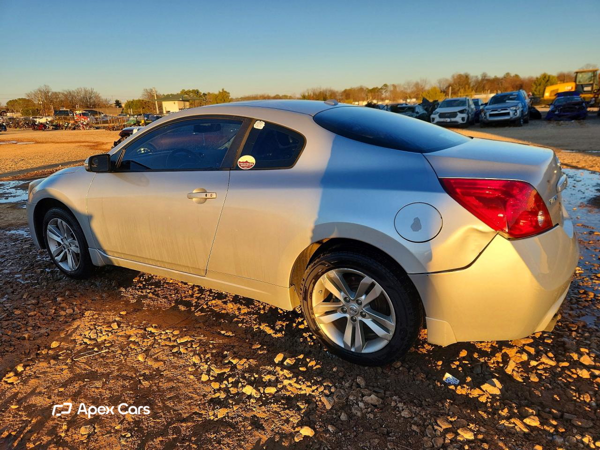 Nissan Altima 2012