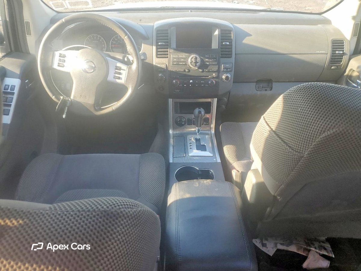 Nissan Pathfinder 2011