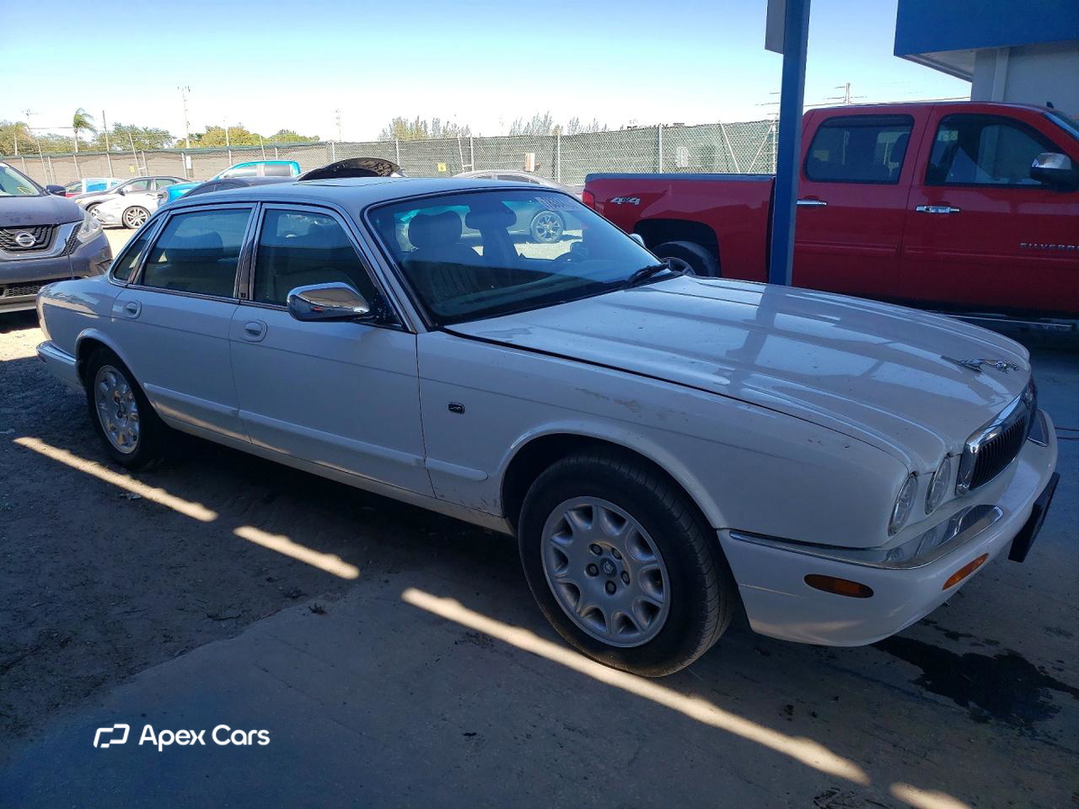 Jaguar XJR 2000