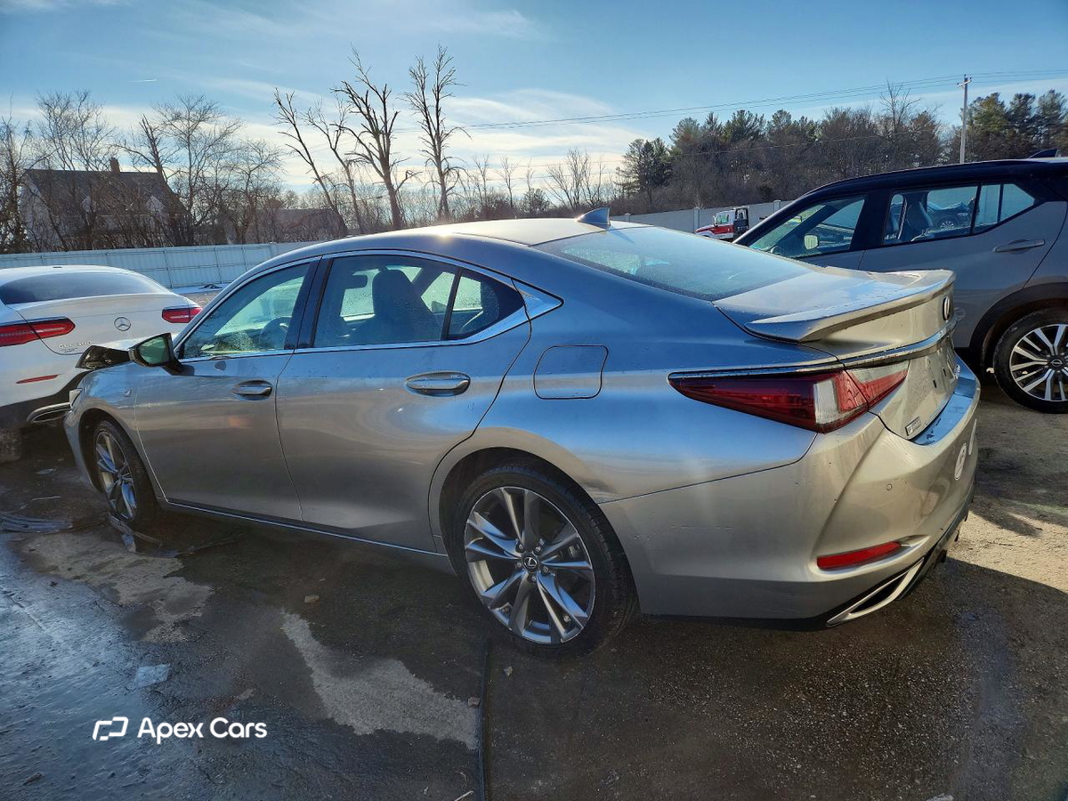 Lexus ES 2021