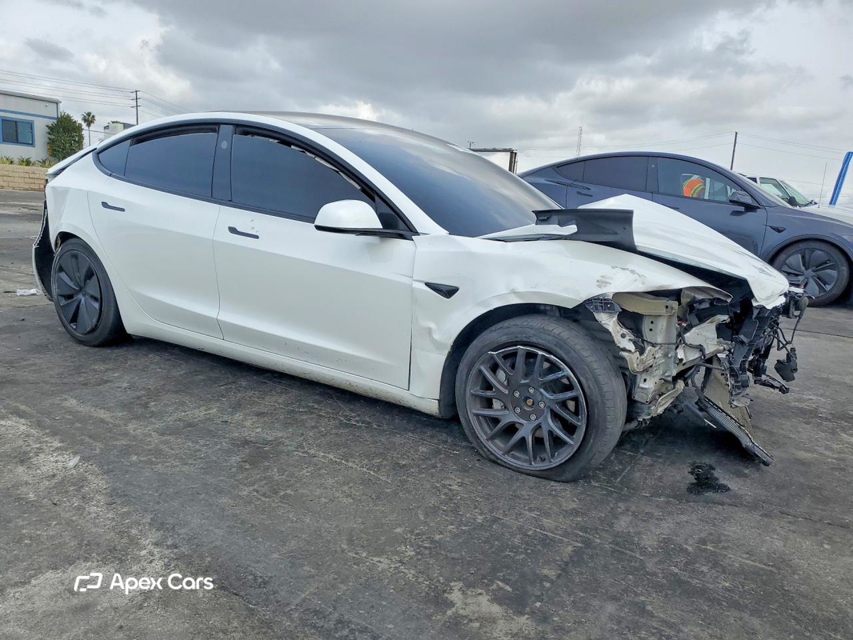 Tesla Model 3 2024