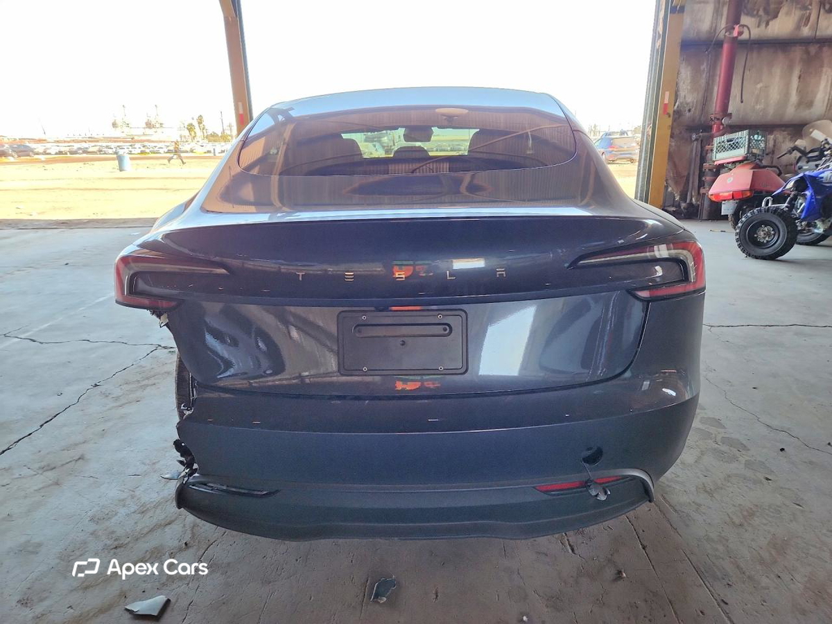 Tesla Model 3 2024