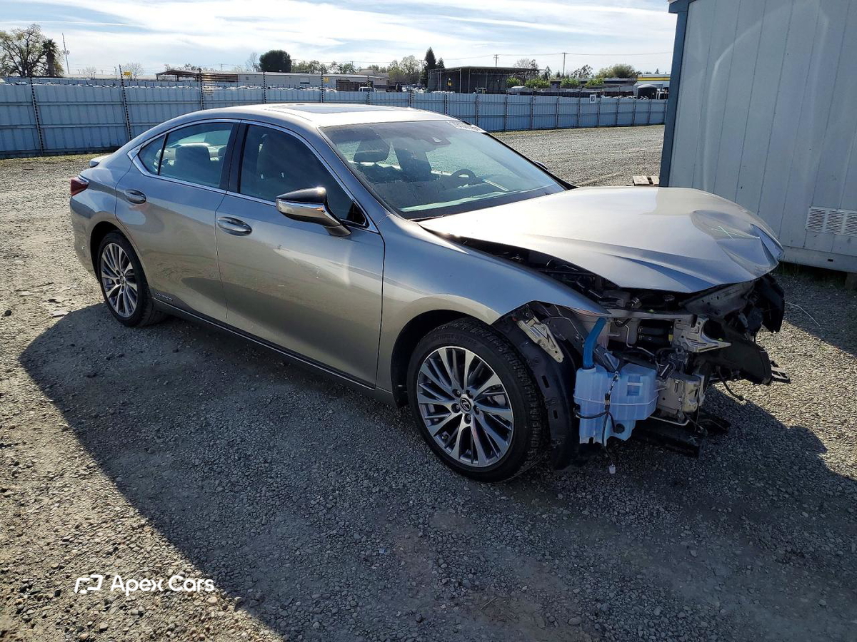 Lexus ES 2020