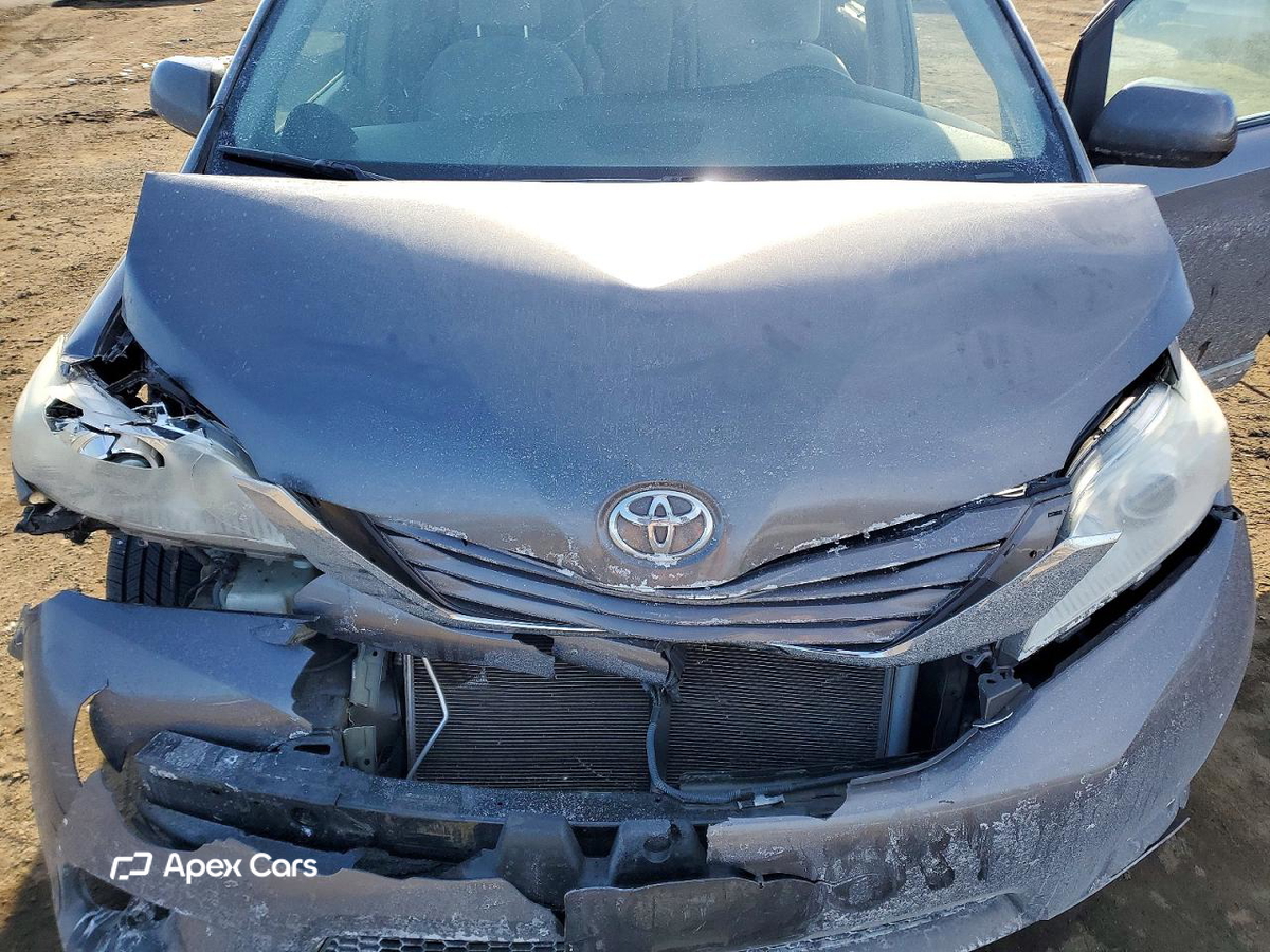 Toyota Sienna 2015