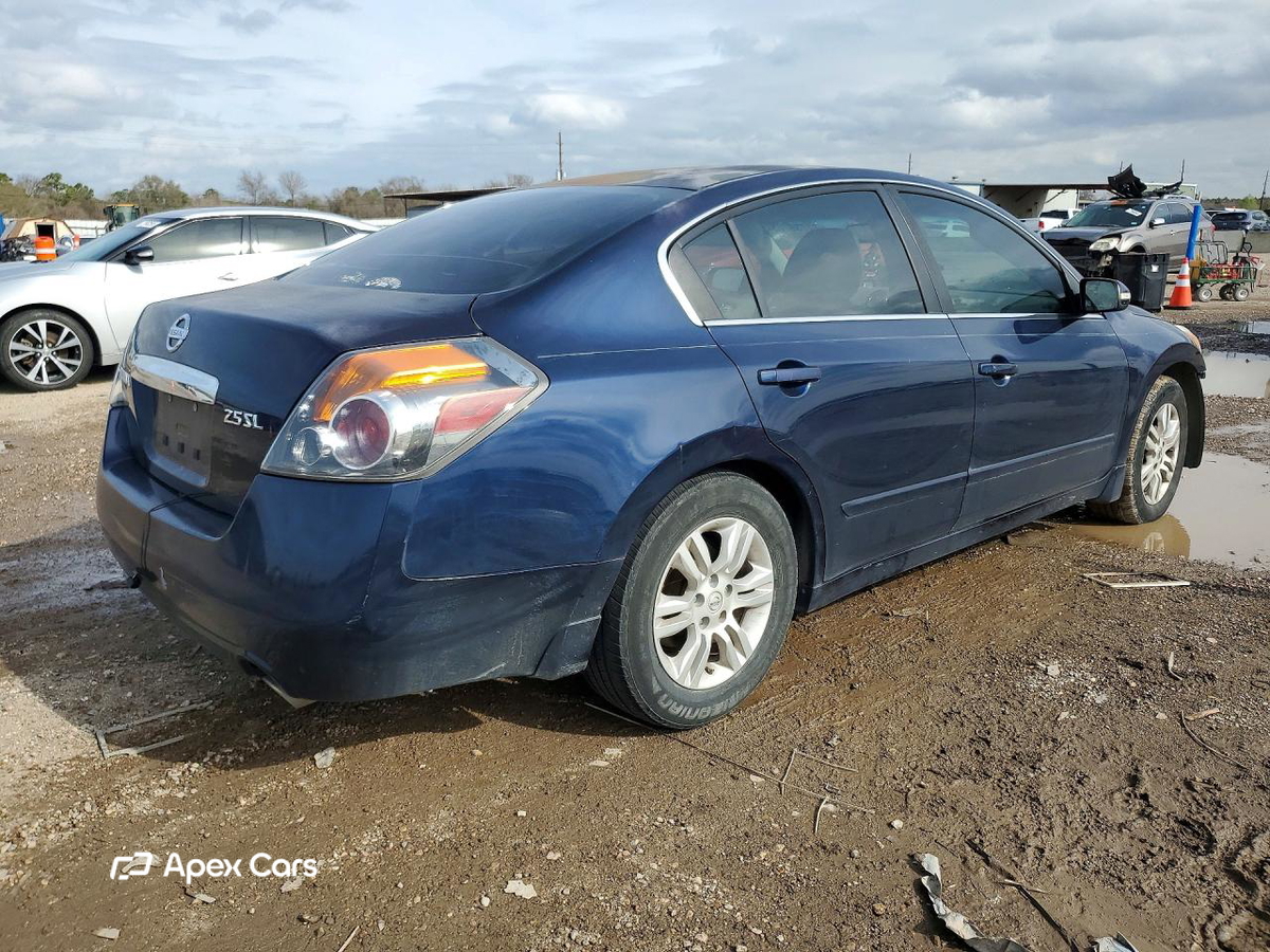 Nissan Altima 2010
