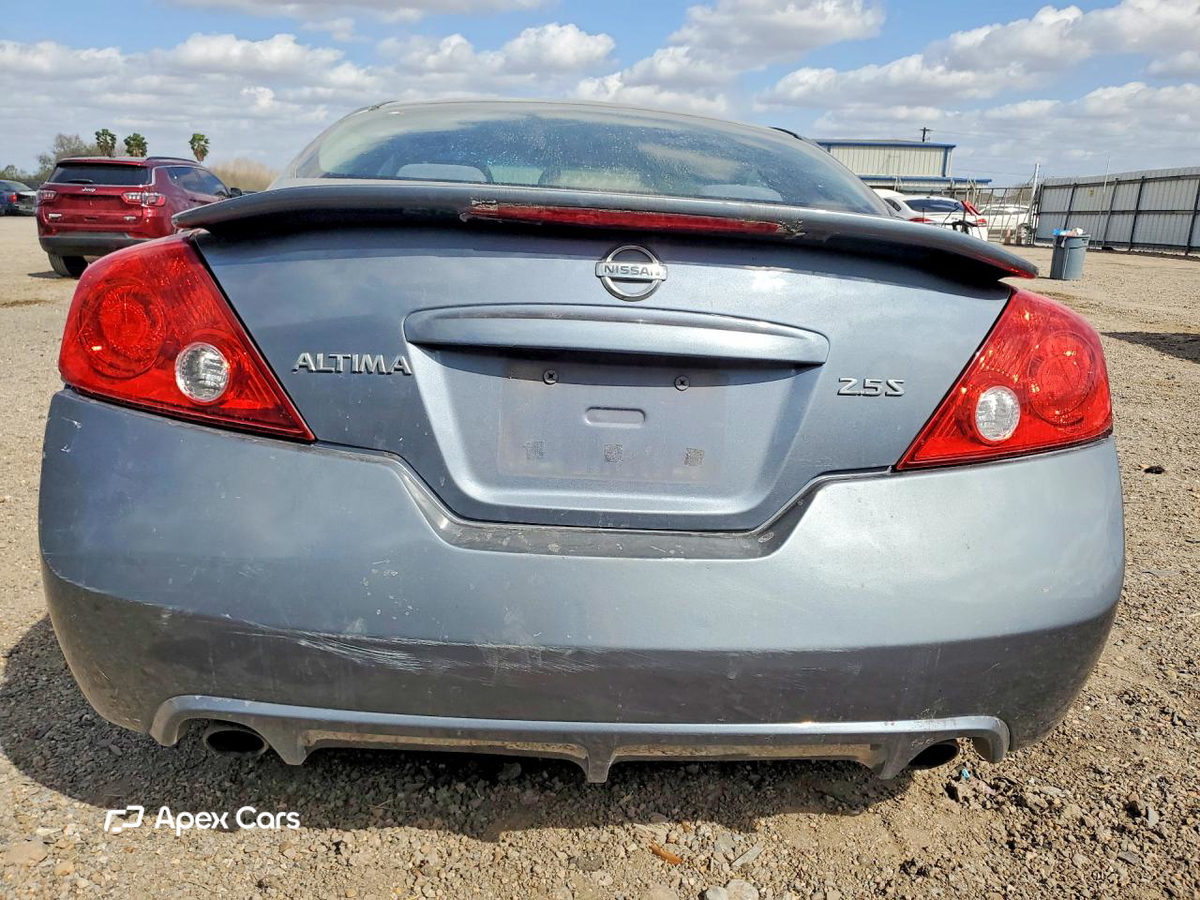 Nissan Altima 2010