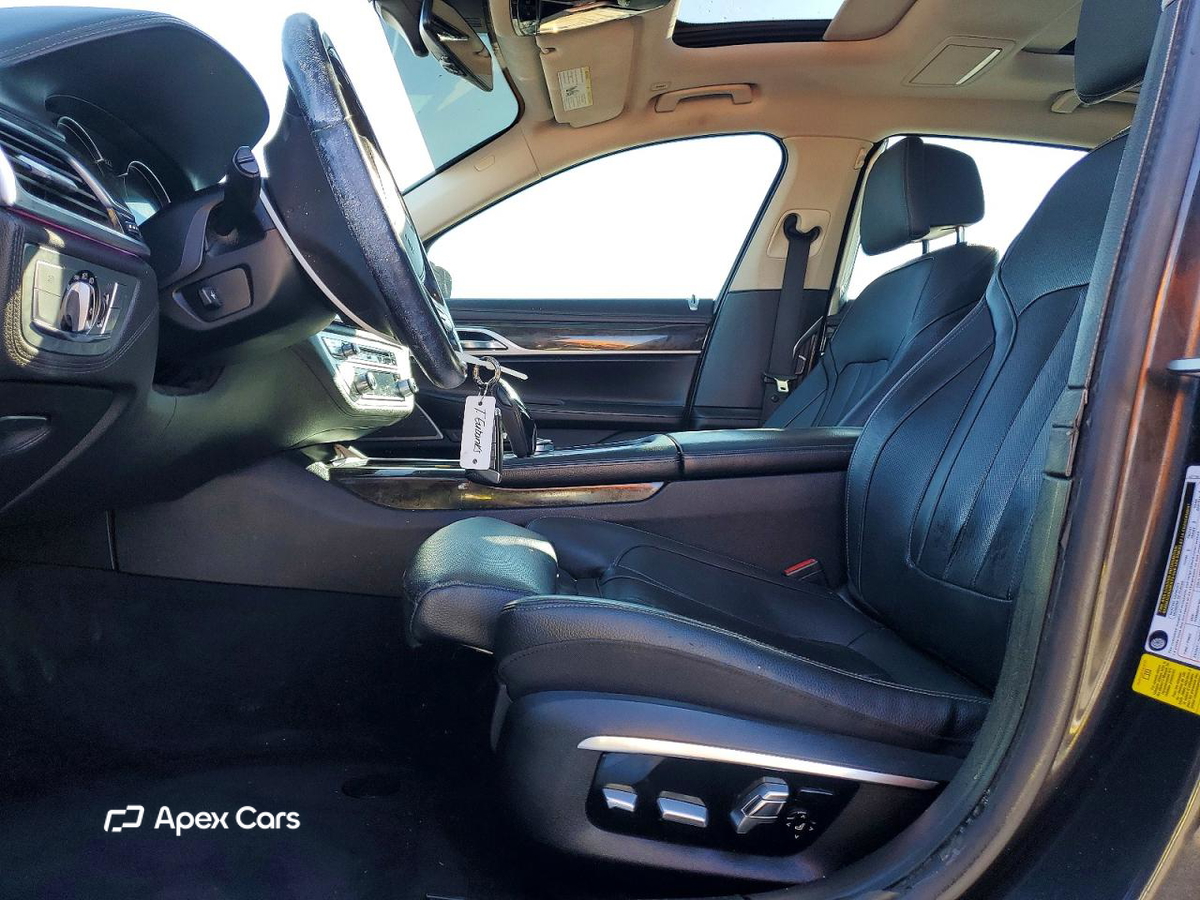 BMW Series 7 2016
