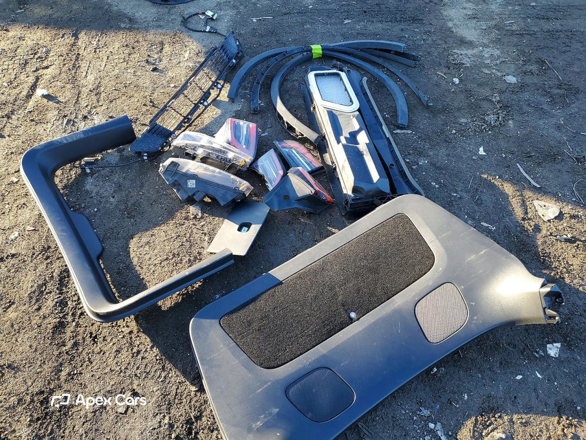 Tesla Model Y 2024