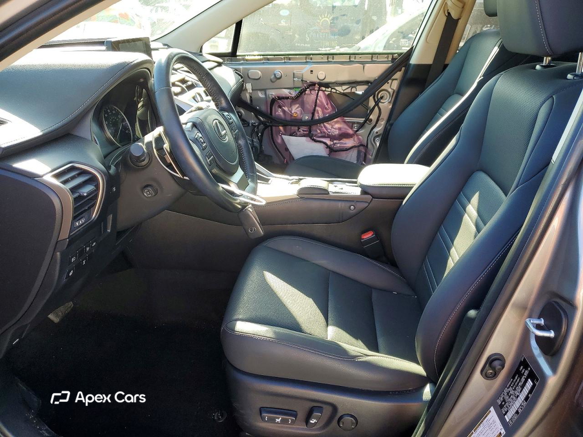 Lexus NX 2021