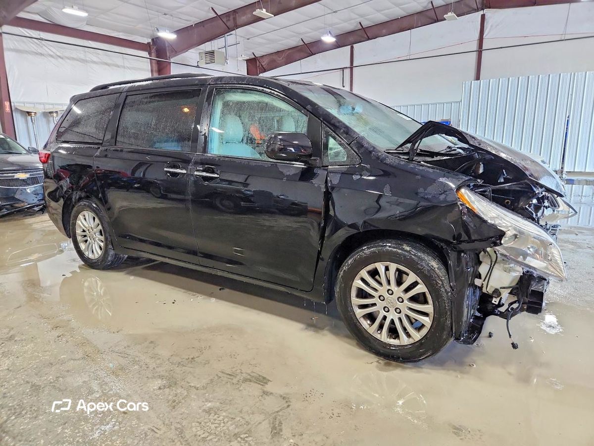 Toyota Sienna 2015