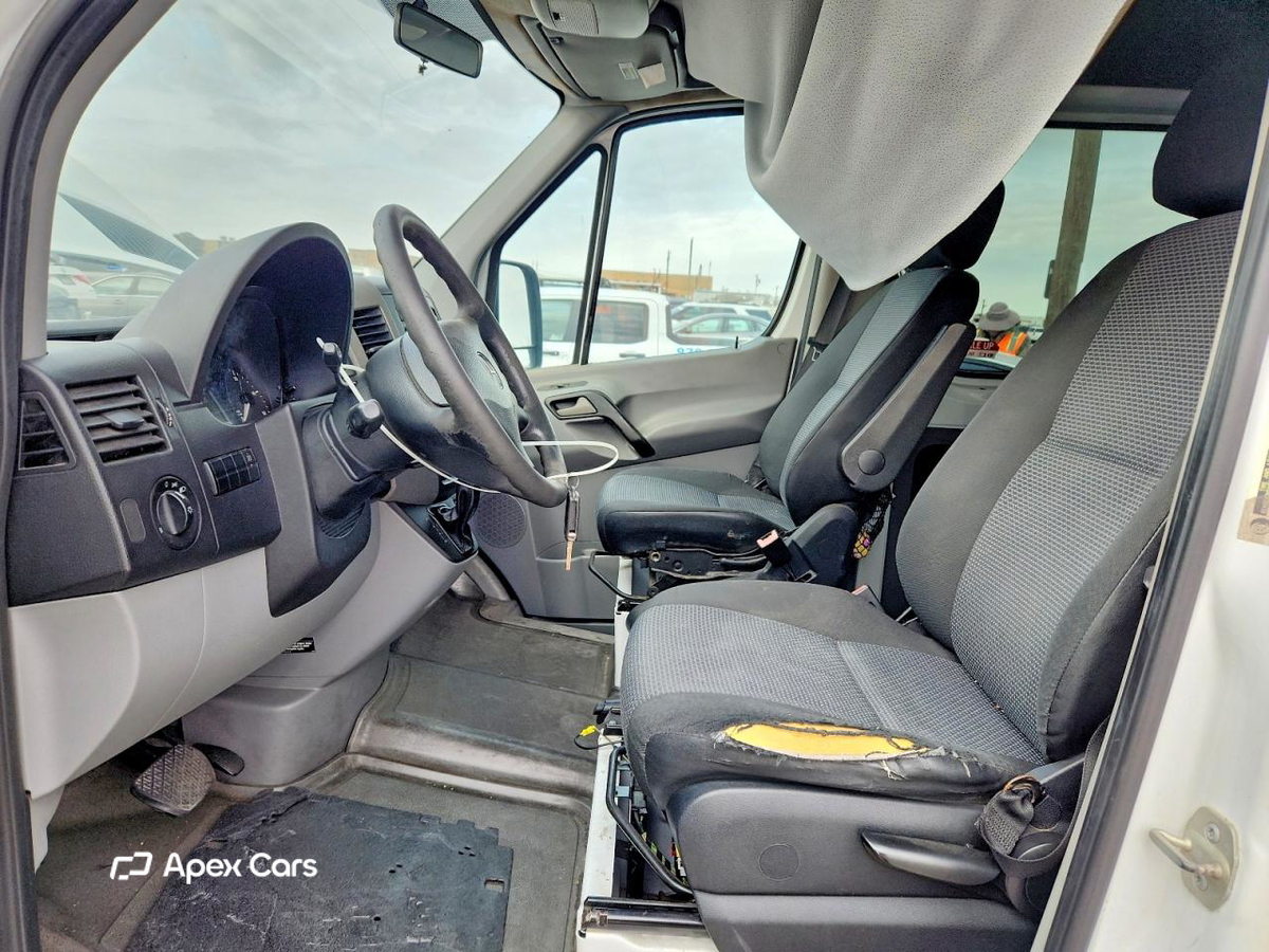 Mercedes-Benz Sprinter 2012