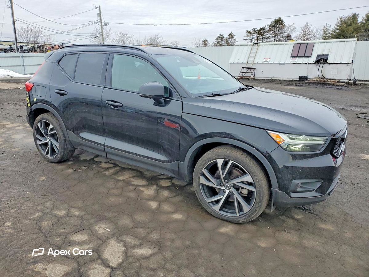Volvo XC40 2021