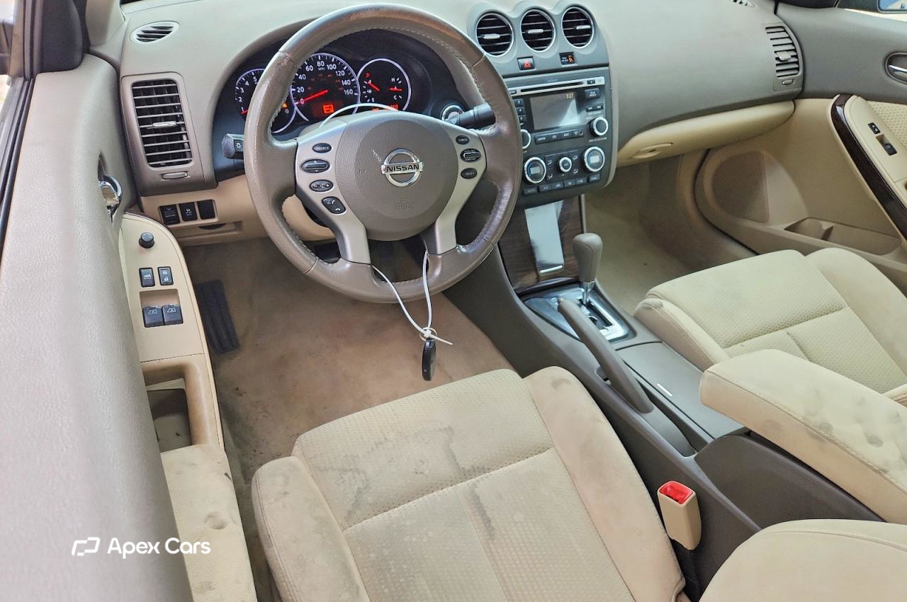 Nissan Altima 2011