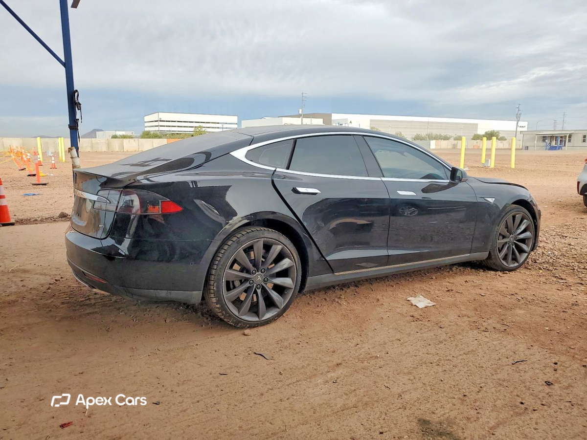 Tesla Model S 2015