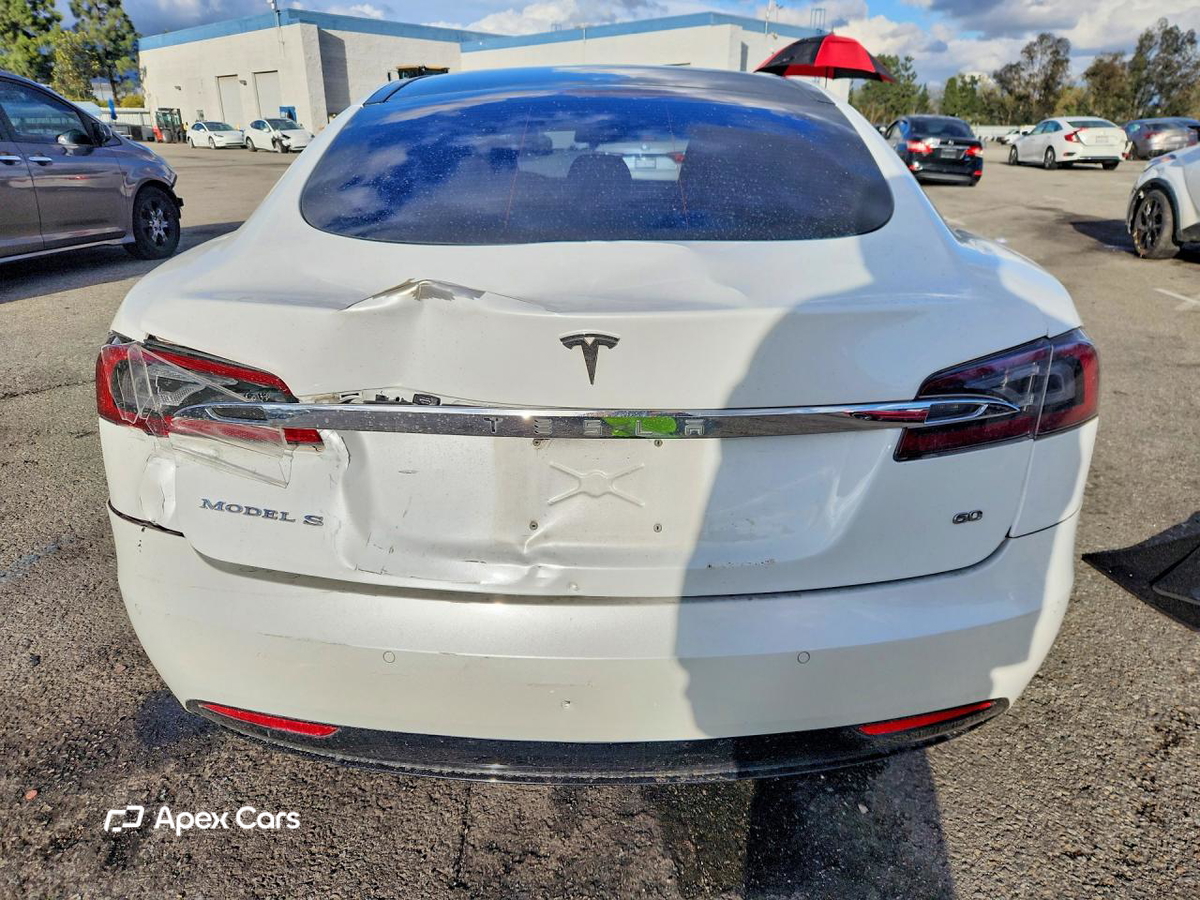 Tesla Model S 2016