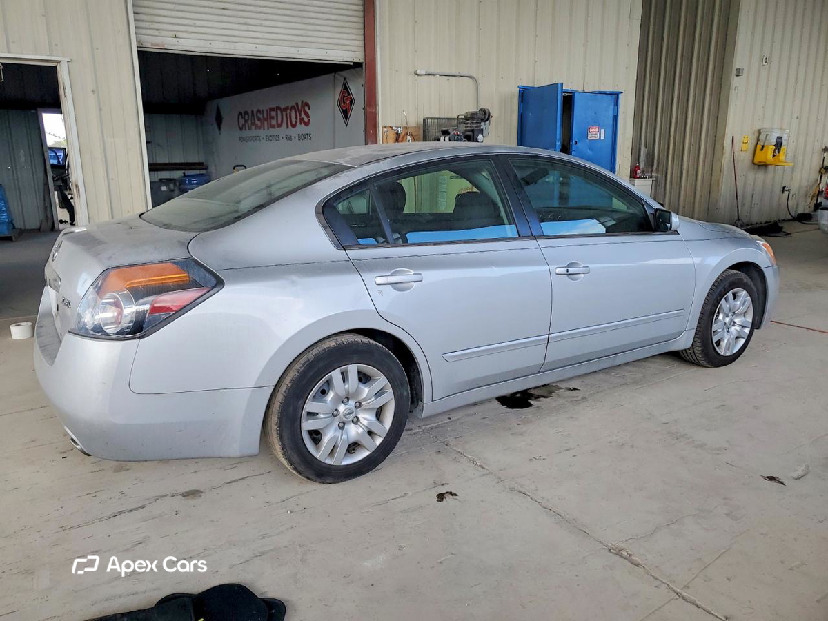 Nissan Altima 2011