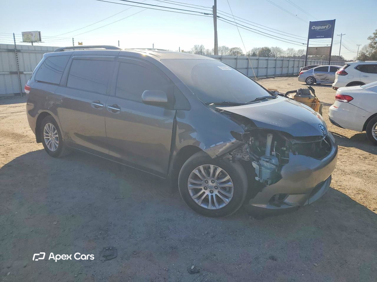 Toyota Sienna 2011