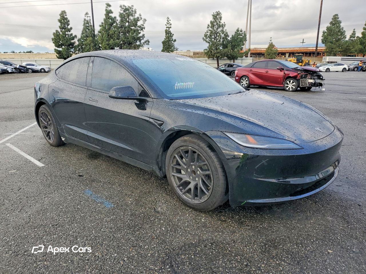 Tesla Model 3 2024