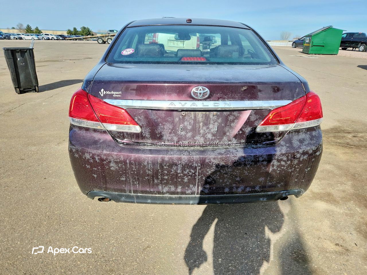 Toyota Avalon 2011