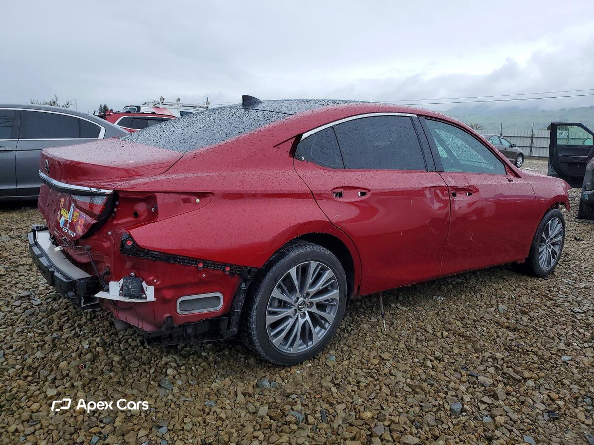 Lexus ES 2019