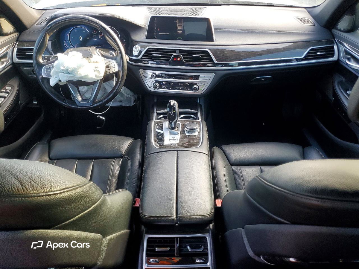 BMW Series 7 2019