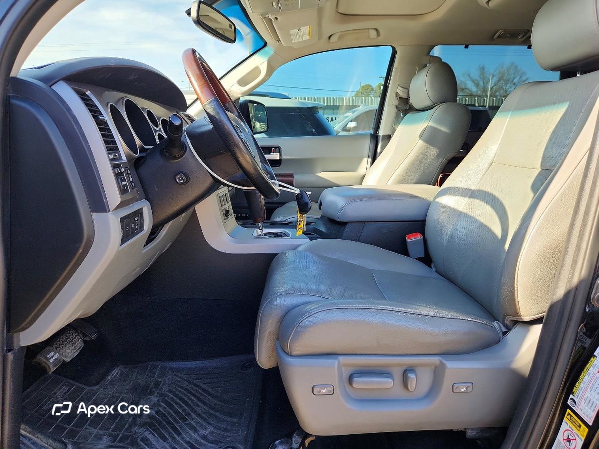 Toyota Sequoia 2013