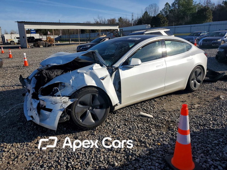 Tesla Model 3 2020 - Image 1 of 13