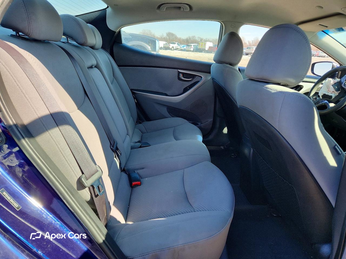 Hyundai Elantra 2013